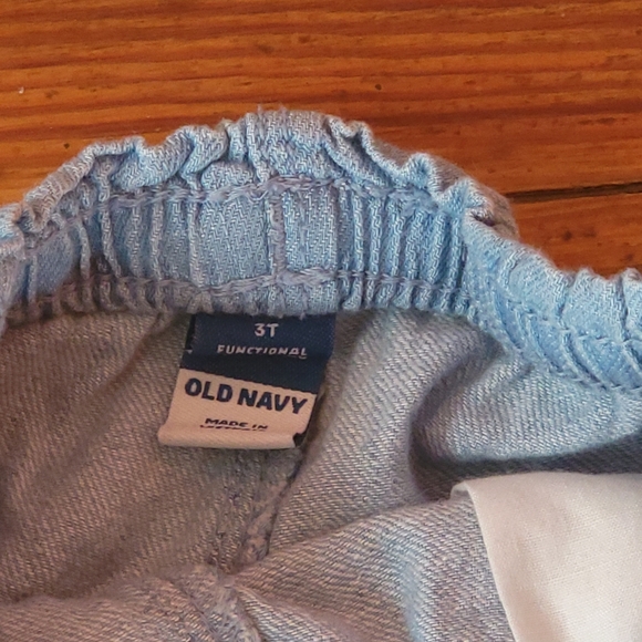 Ruffled shorts 3T - Picture 2 of 3